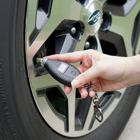 Digital Talking Tire Gauge with Digital Display, Audible PSI Readout & LED Light