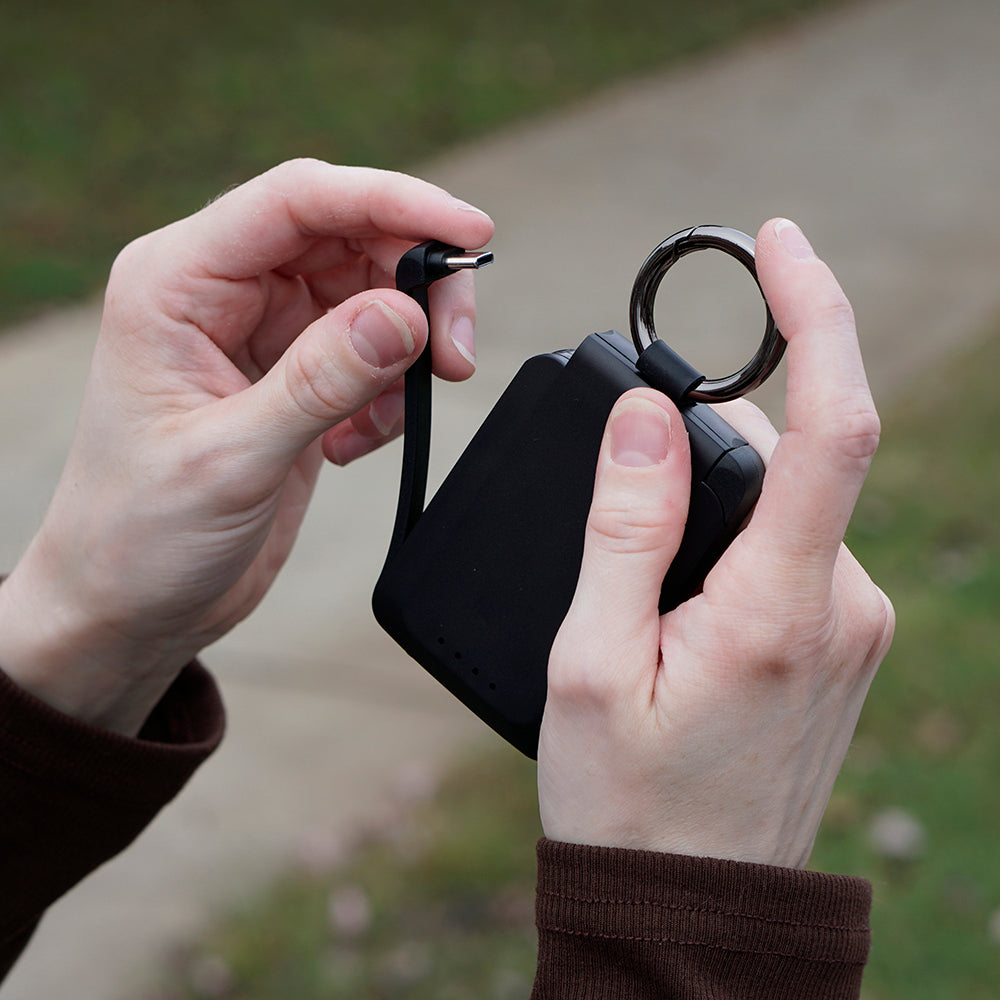 3,000mAh Key Fob Universal Power Bank with Built-In Charging Cables ...